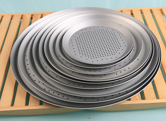 RK Bakeware China Foodservice NSF Perforated Thin Crust Pizza Pan untuk Pizza Hut