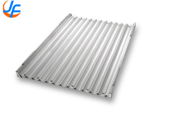 RK Bakeware China Foodservice 42465 Komersial 32 Mold Glazed Aluminized Steel Clustered Hot Dog Bun Pan