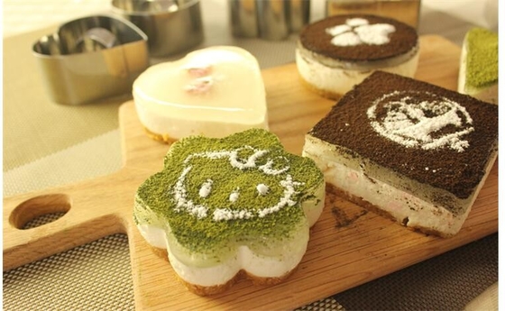 RK Bakeware China Foodservice NSF 304 Stainless Steel Flower Cake Ring, Lovely Pastry Ring Molds Sesuai ukuran